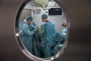 Cirugía del Dr. Lluís Puig Verdié en el Hospital Quirónsalud Barcelona 
