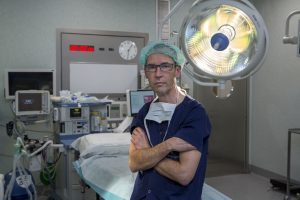 Cirugía de prótesis de cadera por el Dr. Lluís Puig Verdié en el Hospital Quirónsalud Barcelona
